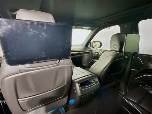 Used 2021 Cadillac Escalade ESV Premium Luxury w/ LPO, Illumination Package image 21