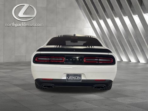 Used 2019 Dodge Challenger R/T Scat Pack w/ Shaker Package image 8