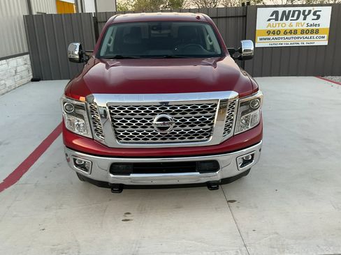 Used 2018 Nissan Titan SL w/ Chrome Package image 2