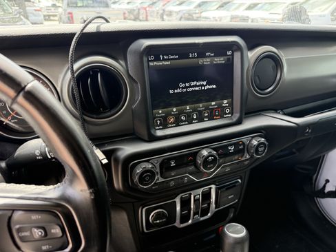 Used 2021 Jeep Gladiator Sport AWD/4WD image 19