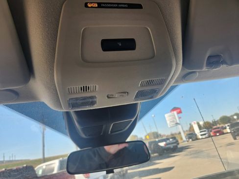 Used 2023 Ford E-Transit Medium Roof image 27