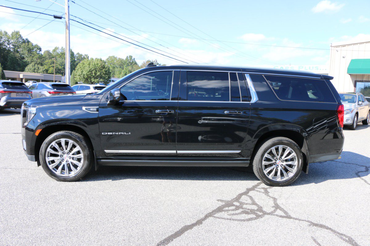 Used 2021 GMC Yukon XL Denali w/ Denali Premium Package AWD/4WD image 2