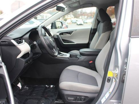Used 2020 Toyota RAV4 XLE image 11