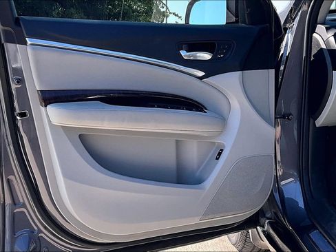 Certified 2018 Acura MDX FWD w/ Technology Package image 21