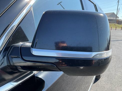 Used 2017 Cadillac Escalade ESV Platinum image 39