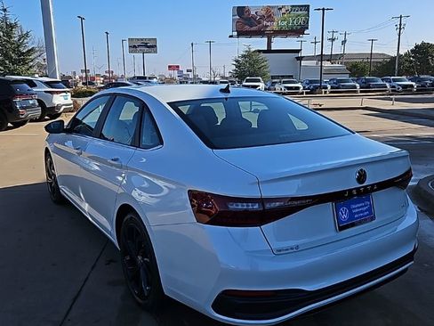 New 2026 Volkswagen Jetta SE FWD image 7