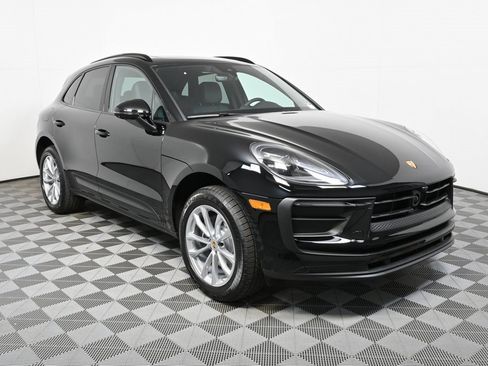 New 2026 Porsche Macan image 25