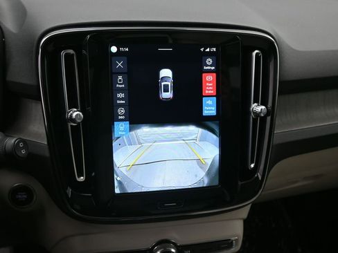 Used 2023 Volvo XC40 B5 Ultimate w/ Climate Package AWD/4WD image 16