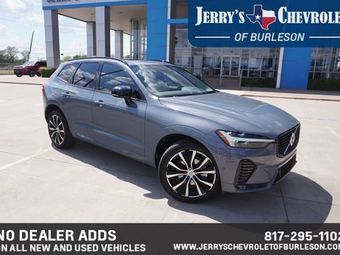 Used 2023 Volvo XC60 B5 Plus w/ Climate Package FWD image 8