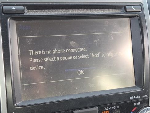 Used 2014 Toyota Camry XLE w/ Leather Package FWD image 5