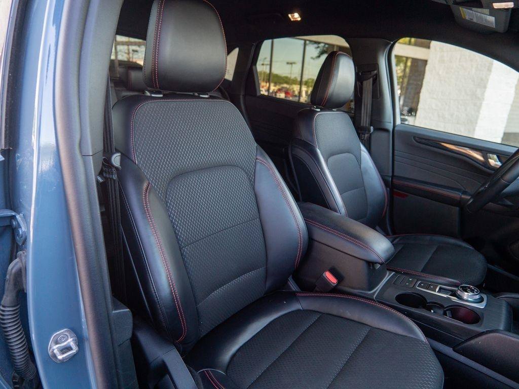 Used 2025 Ford Escape ST-Line Select AWD/4WD image 29