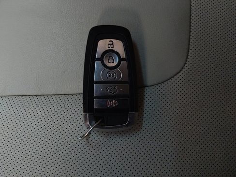 Used 2019 Ford Edge Titanium w/ Equipment Group 301A FWD image 32