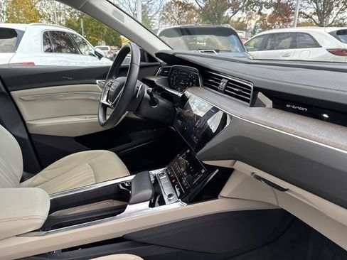 Certified 2024 Audi Q8 e-tron Premium Plus w/ Premium Plus Package image 27