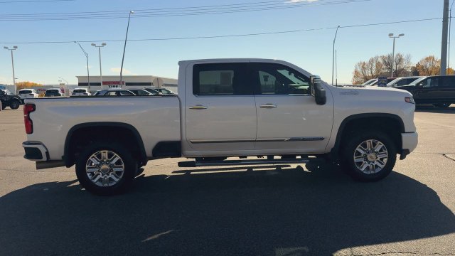 Used 2025 Chevrolet Silverado 3500 High Country w/ High Country Premium Package AWD/4WD image 9