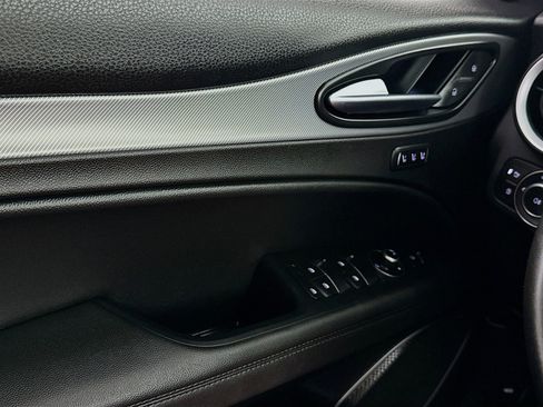 Used 2022 Alfa Romeo Stelvio Veloce image 15
