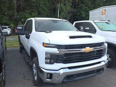 Used 2025 Chevrolet Silverado 2500 LT w/ Convenience Package AWD/4WD image 3