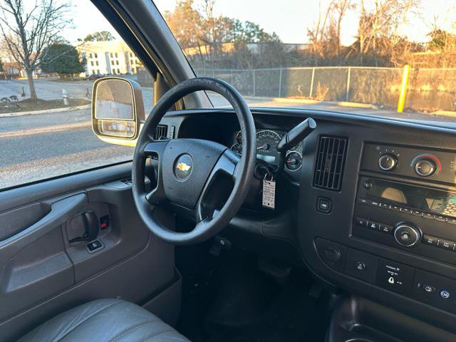 Used 2015 Chevrolet Express 2500 RWD image 14