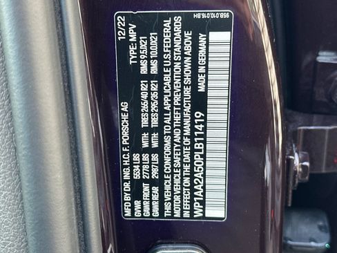 Certified 2023 Porsche Macan image 29