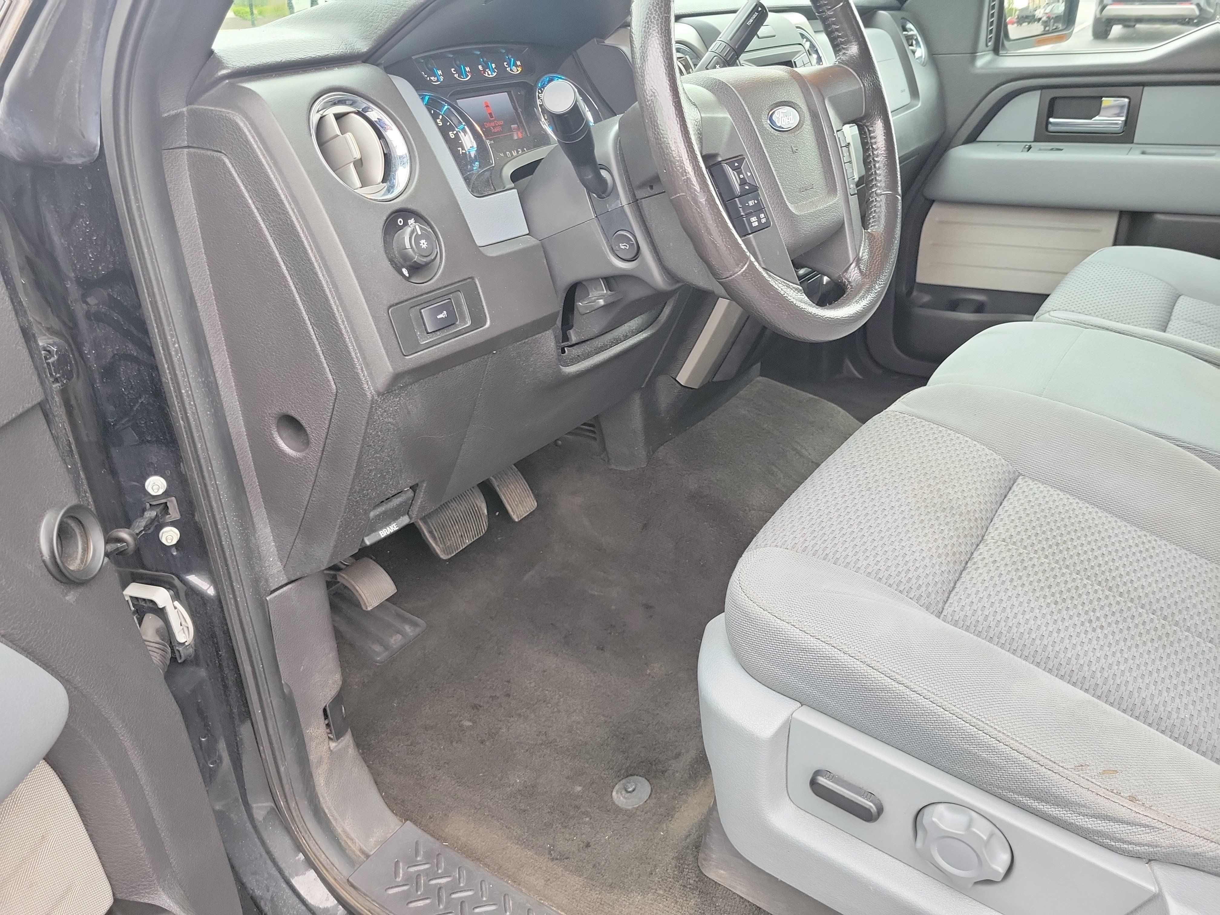 Used 2014 Ford F150 XLT w/ Equipment Group 302A Luxury AWD/4WD image 11