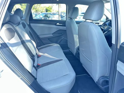 Used 2023 Volkswagen Taos SE w/ Panoramic Sunroof Package AWD/4WD image 16