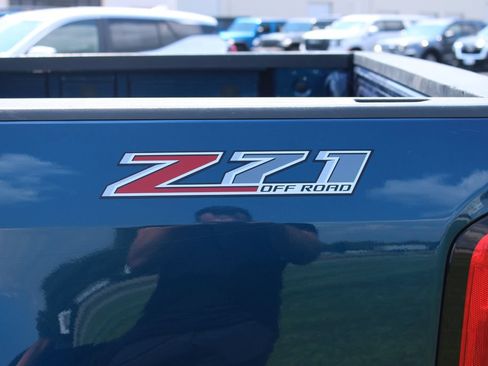 Used 2019 Chevrolet Colorado Z71 AWD/4WD image 8