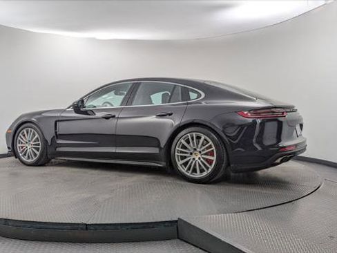 Used 2017 Porsche Panamera Turbo image 4