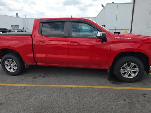 Used 2019 Chevrolet Silverado 1500 LT w/ Fleet Comfort Package AWD/4WD image 4
