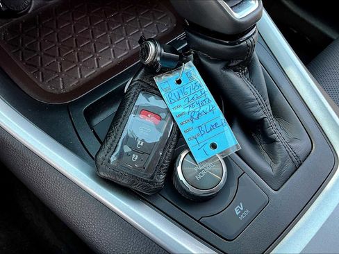 Used 2024 Toyota RAV4 Limited image 14