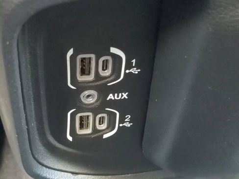 Used 2025 RAM 1500 Laramie image 23