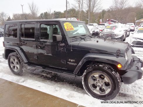 Used 2017 Jeep Wrangler Unlimited Sahara w/ Connectivity Group image 2