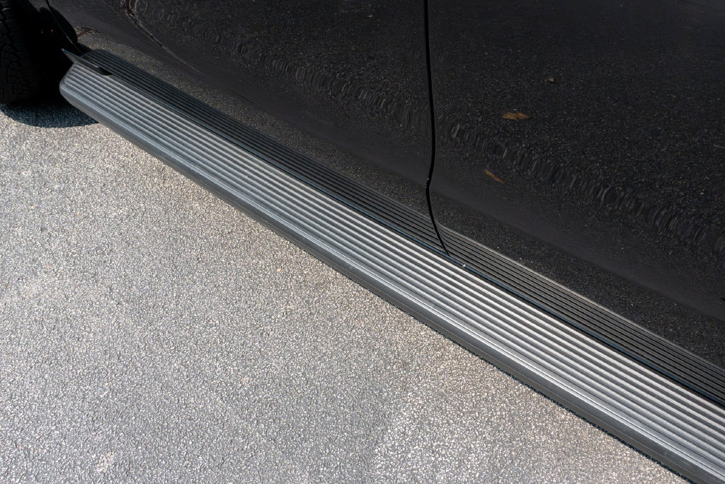 Used 2025 Ford Expedition Active RWD image 3