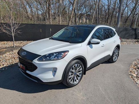 Used 2020 Ford Escape Titanium image 1