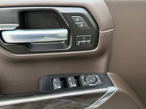 Used 2019 Chevrolet Silverado 1500 LTZ w/ LTZ Premium Package image 16