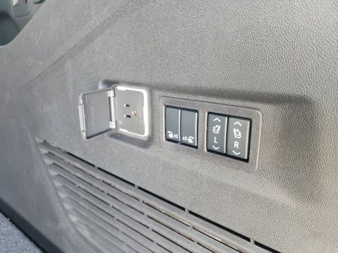 New 2026 Chevrolet Suburban High Country image 28