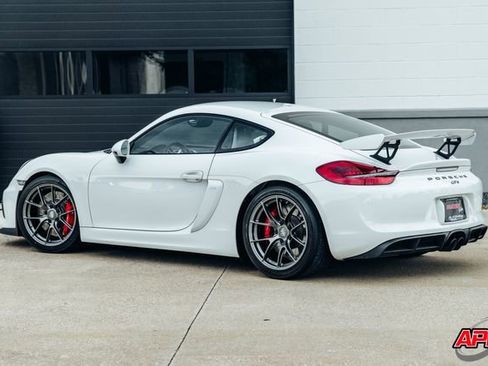 Used 2016 Porsche Cayman GT4 image 4