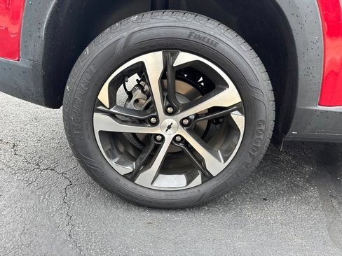 Used 2026 Chevrolet Trax RS w/ Sunroof Package FWD image 41