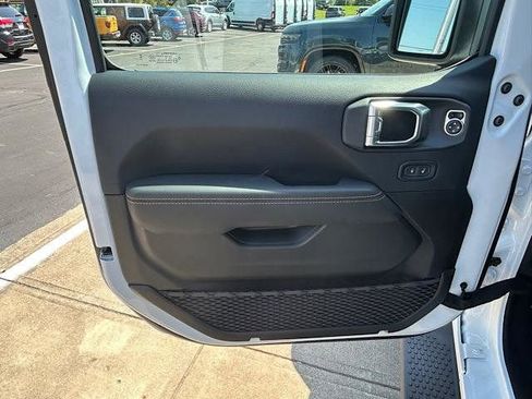 New 2025 Jeep Wrangler Sahara image 7