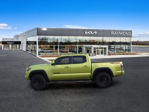 Used 2023 Toyota Tacoma TRD Off-Road w/ TRD Premium Off Road Package AWD/4WD image 6
