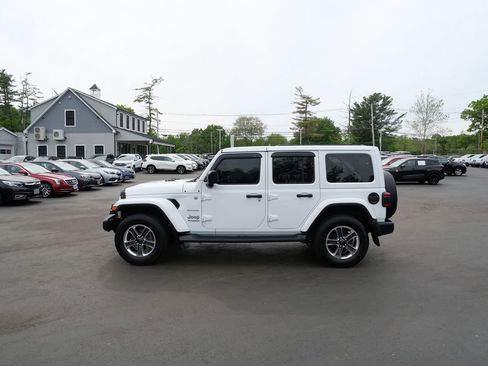 Used 2019 Jeep Wrangler Unlimited Sahara AWD/4WD image 7