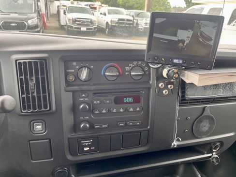 Used 2005 Chevrolet Express 3500 RWD image 7