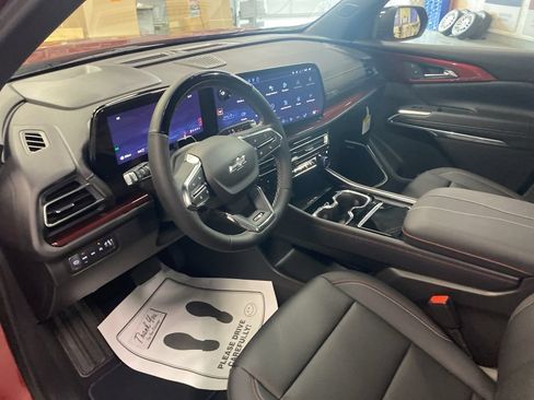 New 2026 Chevrolet Traverse Z71 w/ Enhanced Driving Package AWD/4WD image 11