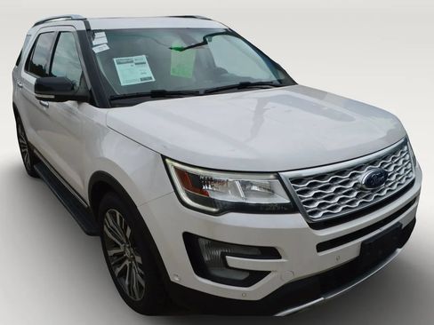 Used 2017 Ford Explorer Platinum AWD/4WD image 29