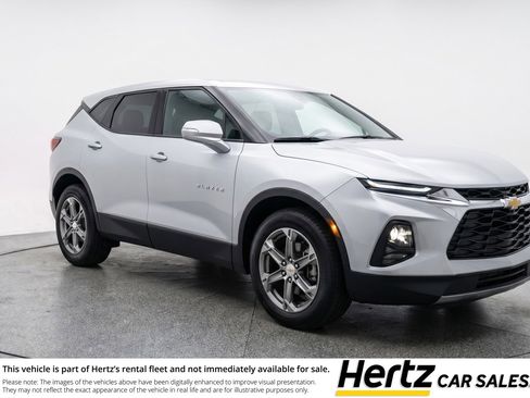 Used 2025 Chevrolet Blazer LT image 1