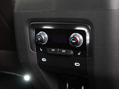 Used 2021 GMC Yukon XL Denali image 14