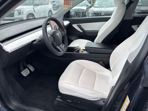 Used 2021 Tesla Model Y Performance image 10