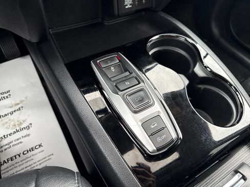 Used 2018 Honda Pilot Touring image 17