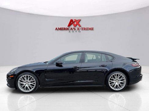 Used 2017 Porsche Panamera image 2