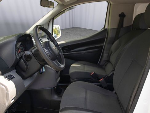 Used 2017 Chevrolet City Express LT w/ Technology Package FWD image 2