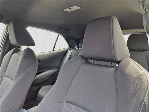 Used 2022 Toyota Corolla SE FWD image 3