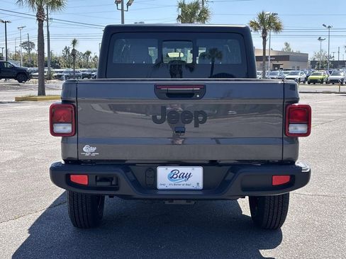 New 2026 Jeep Gladiator Sport AWD/4WD image 4